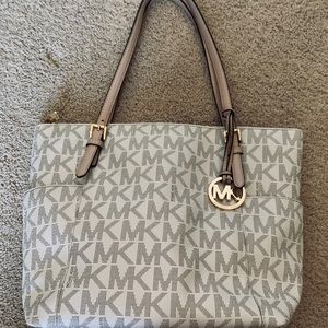 Michael Kors Tote!